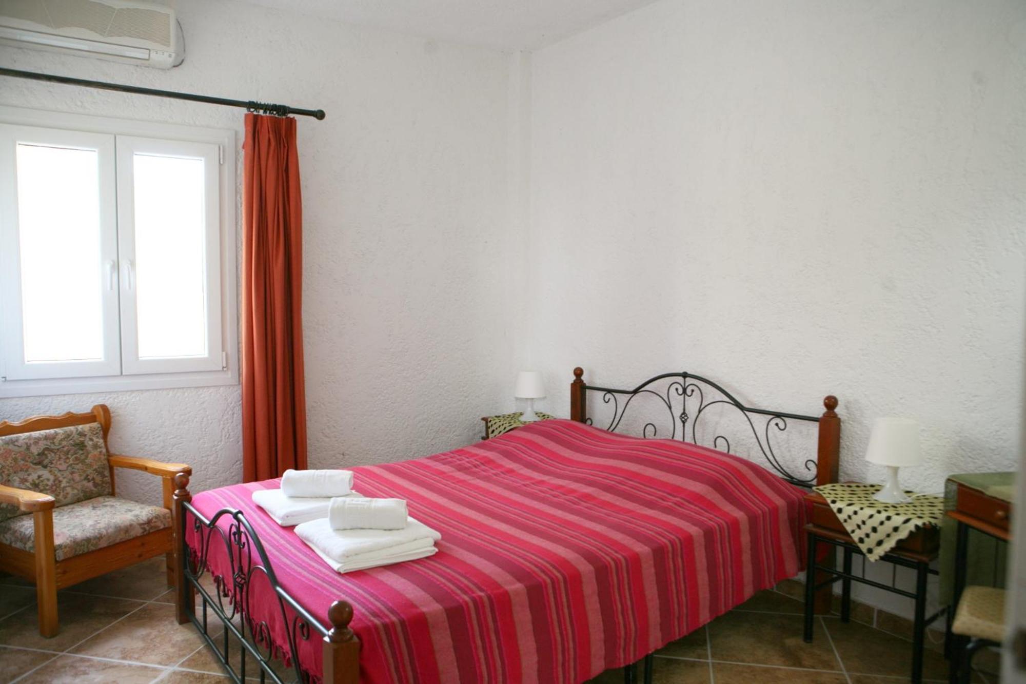 9 Musses Hotel Apartments Skala Mistegnon Habitación foto